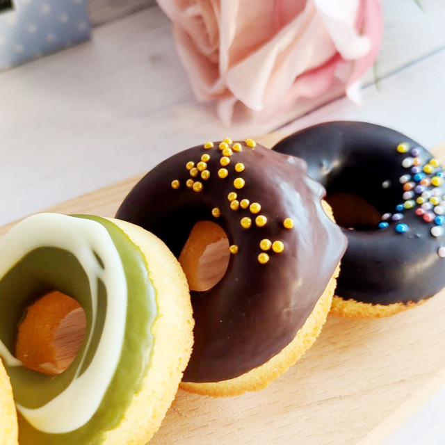 阿丸X麻吉貓甜點禮盒｜9入法式瑪德蓮甜甜圈｜公益聯名限定送禮首選