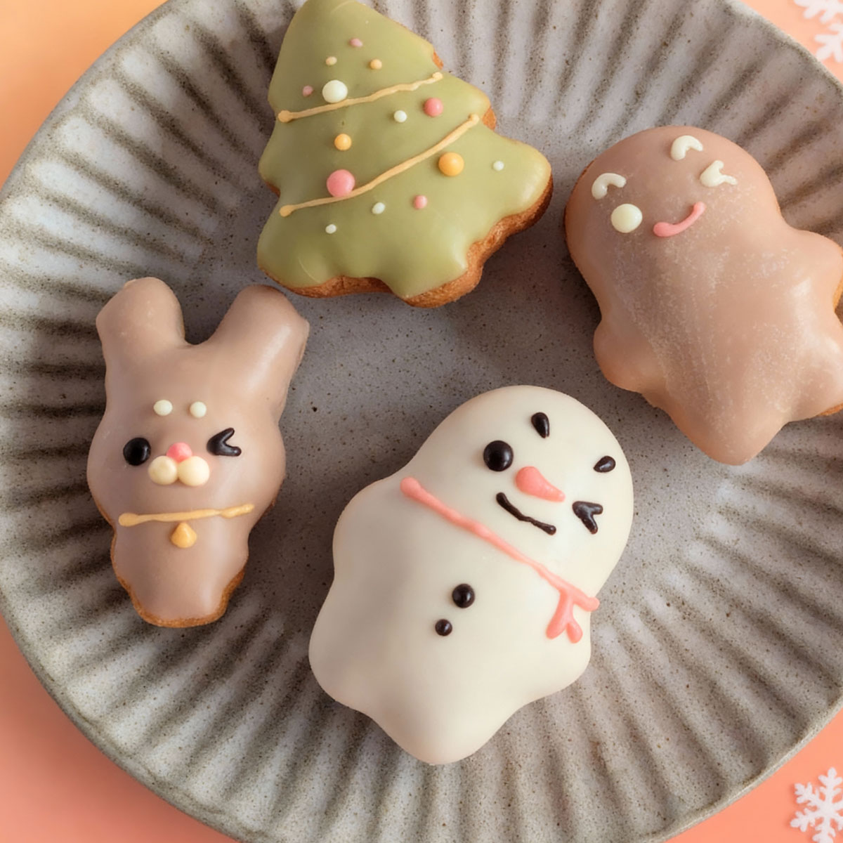 阿丸甜甜圈 2025聖誕禮盒 造型甜甜圈與瑪德蓮實拍照